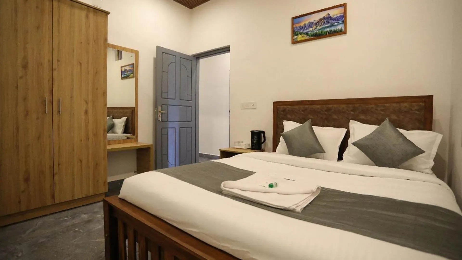 Cassa Don Premium Pool Villa Anachal Indie